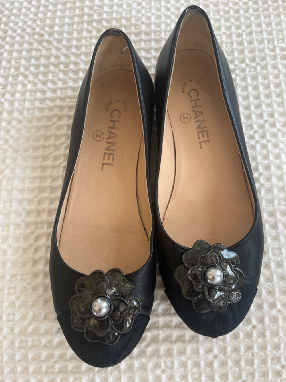 CHANEL Black Leather Camellia Pearl-Embellished Ballet Flats
